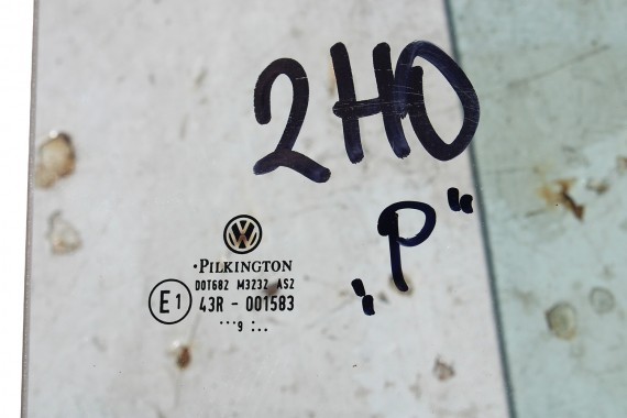 VW AMAROK SZYBA DRZWI PRAWE 2H7845206 prawa TYŁ tylne 2H7 845 206  rok 2009  E1  AS2 zielona drzwiowa  2H, 2H6