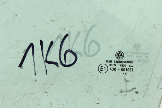 VW GOLF 5 V SZYBA DRZWI LEWE 1K4845201 1K4845201B  lewa przód przednia kierowcy 1K4 845 201 B  rok 2006 E1  zielony drzwiowa 1K6