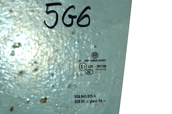 VW GOLF 7 VII SZYBA DRZWI LEWE 5G6845025A lewa tył tylna 5G6 845 025 A rok 2012 zielony przyciemniany drzwiowa 5G4 5G6