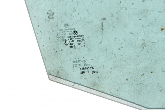 VW TIGUAN SZYBA DRZWI PRAWE 5N0845202 prawa przód przednia pasażera 5N0 845 202  2007 kolor zielony E1 AS2 drzwiowa 5N 2008- FL