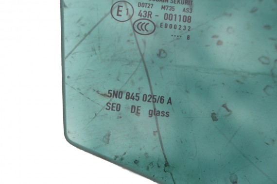 VW TIGUAN SZYBA DRZWI PRAWE 5N0845026A prawa tył tylna 5N0 845 026 A 2008 kolor zielony przyciemniany E1 AS3 drzwiowa 5N 2008-