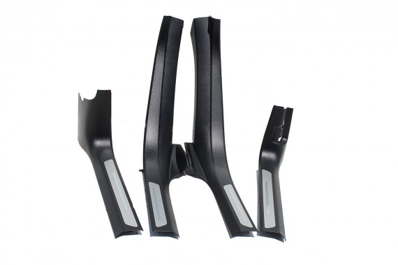 AUDI A8 LISTWA PROGOWA 4H1867271F 4H1867272F WEWNĘTRZNA SŁUPEK A dolny podświetlana 4H1867271M 4H1867272M 4H1867271C 4H1867272C