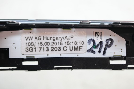 VW PASSAT B8 PANEL STEROWANIA BIEGAMI 3G1713203C 3G1 713 203 C sterowanie Kolor: UMF - czarny / aluminium 3G1713203C  3G1713203