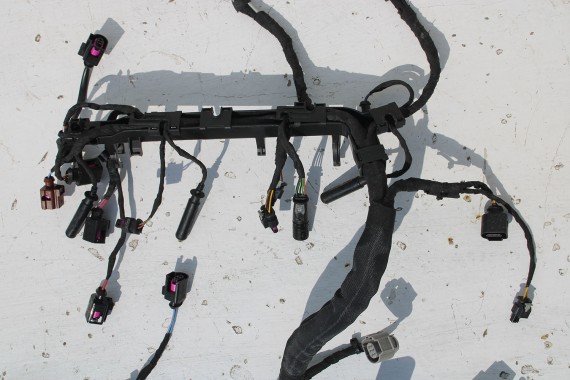 VW PASSAT B8 WIĄZKA SILNIKA 04L972627ES 04L 972 627 ES instalacja komory silnika 2.0 TDi 190KM 140kW SKODA SUPERB 04L972627ES