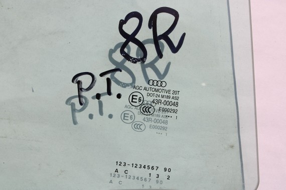 AUDI Q5 SZYBA DRZWI PRAWE 8R0845206  prawa tylna drzwiowa rok produkcji 2011 zielona E6 AS2 8R0 845 206 8R tył tylna