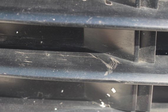 AUDI A4 8W KRATKA ZDERZAKA PRZÓD 8W0807681 8W0807682 zaślepka KRATKI 8W0807681B 8W0807682B L + P 2 sztuki b9 8W0807681 8W0807682