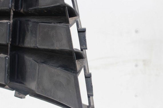 AUDI A4 8W KRATKA ZDERZAKA PRZÓD 8W0807681 8W0807682 zaślepka KRATKI 8W0807681B 8W0807682B L + P 2 sztuki b9 8W0807681 8W0807682