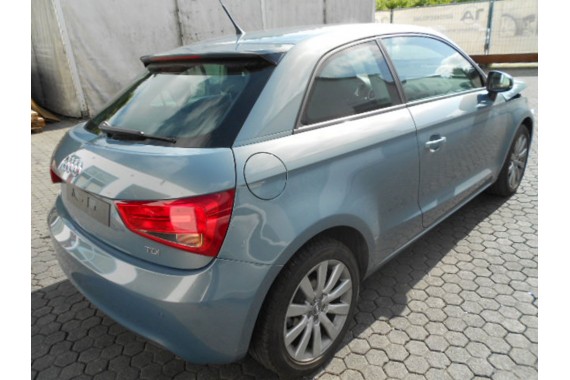 AUDI A1 TYŁ ZDERZAK + KLAPA BAGAŻNIKA tylny Kolor: LX5X - niebieski (Spharenblau metallic) 8X