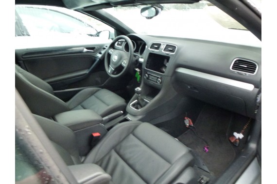 VW GOLF VI CABRIO BOCZEK TYŁ 5K7867033 5K7867034 TYLNY SKÓRA BOCZKI tapicerka 5K7 867 033 5K7 867 034 5K kabrio