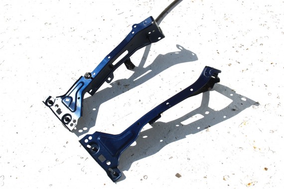 AUDI A4 8W ŚLIZG WSPORNIK BŁOTNIKA 8W0821135C 8W0821136C 8W0821131A 8W0821132A prowadnica mocowanie B9 8W0821135 8W0821136