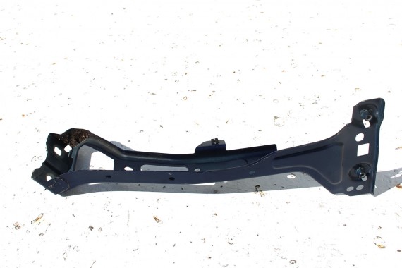 AUDI A4 8W ŚLIZG WSPORNIK BŁOTNIKA 8W0821135C 8W0821136C 8W0821131A 8W0821132A prowadnica mocowanie B9 8W0821135 8W0821136