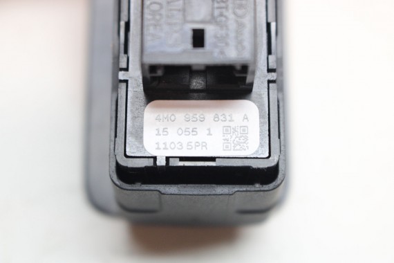 AUDI A4 A5 Q5 Q7 PRZYCISK BAGAŻNIKA 4M0959831A 4M0 959 831 A PRZYCISKI klapy tył 4M0959831A 4M0959831A 4M0959831A 4M0959831A