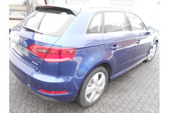 AUDI A3 SPORTBACK DRZWI TYLNE LEWE TYŁ STRONA 8V kolor niebieski