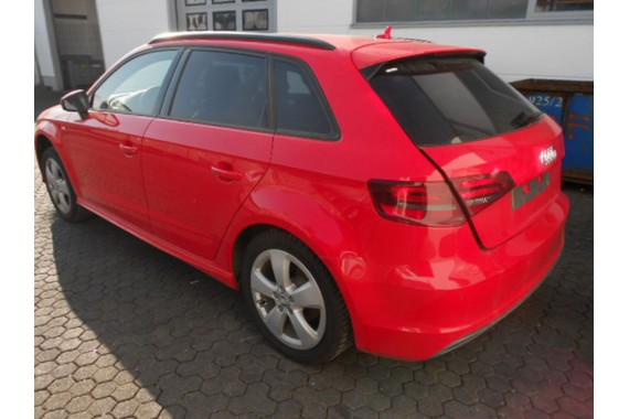 AUDI A3 SPORTBACK S-LINE TYŁ KLAPA BAGAŻNIKA + ZDERZAK TYLNY TYŁ PDC 8V 8V0 (PDC) N9 LZ3M Misano czerwony perlefekt Czerwony 8V4