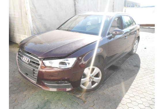 AUDI A3 SPORTBACK LUSTERKO DRZWI PRAWE 12+2 pin 8V LY4S Schirazerot metallic Czerwony 8V4