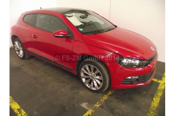 VW SCIROCCO DRZWI LEWE PRZOD STRONA LEWA 1K8 LA3H ( salsared ) - czerwony 1K8831055 1K8831055F 1K8831055G 1K8831055K 1K8 831 055