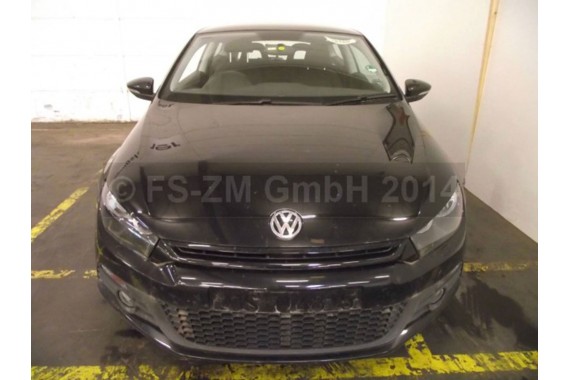 VW SCIROCCO DRZWI PRAWE STRONA PRAWA 1K8 2012-Kolor lakieru LC9X - czarny 1K8831056F 1K8831056G 1K8831056K 1K8 831 056