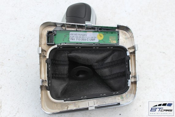 VW SEAT GAŁKA ZMIANY BIEGÓW 7N1713203C 7N1 713 203 C Kolor: UMF - czarny / aluminium 7N1713203C 7N1713203C 7N1713203C 7N1713203