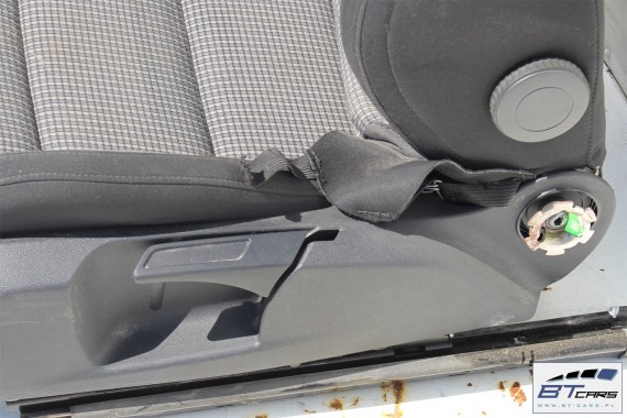 VW EOS FOTELE KOMPLET FOTELI siedzeń siedzenia fotel tapicerka 1Q 1Q0 welur kolor czarno - szary