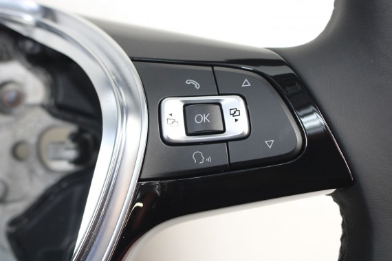 VW GOLF 7 SPORTSVAN B8 KIEROWNICA 5G0419091S Kolor: E74 - czarny 5G0 419 091 S podgrzewana multifunkcyjna 5G0419091HK 5G0419091S