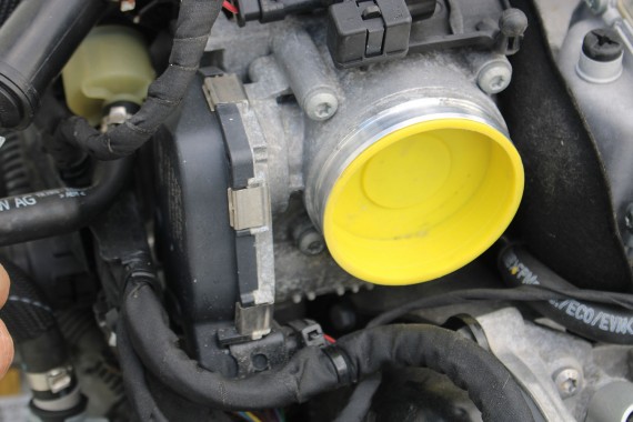 AUDI VW PRZEPUSTNICA 06E133062H 06E133062C 06E133062G 06E 133 062 H 06E133062C 06E133062G 06E133062H 06E133062G 06E133062C