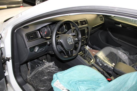 VW JETTA 5C FL FOTELE KOMPLET FOTELI siedzeń siedzenia fotel tapicerka 5C0 5C 2010- skóra w kolorze czarnym i szarym LIFT