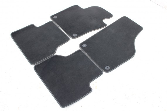 VW TIGUAN DYWANIKI PODŁOGI 5N1863011 wycieraczki EUN KOMPLET DYWANIKÓW 5N1863011 5N 5N1863435 5N0864451 5N1863435A 5N1863436A