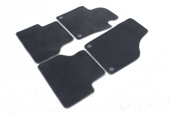 VW TIGUAN DYWANIKI PODŁOGI 5N1863011 wycieraczki KOMPLET DYWANIKÓW 5N1863011 5N1863435 5N1863435 5N1863435A 5N1863436A 5N0864452