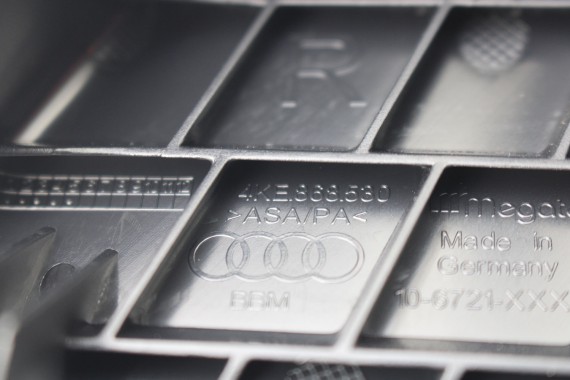 AUDI E TRON FOTELE KOMPLET FOTELI siedzeń siedzenia tapicerka ETRON 4KE kolor czarny