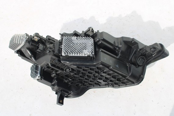 AUDI E TRON PRZÓD Matrix maska błotniki zderzak pas przedni lampy wzmocnienie błotnik lampa LV5Z S1S1 Niebieski ETRON