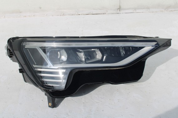 AUDI E TRON PRZÓD Matrix maska błotniki zderzak pas przedni lampy wzmocnienie błotnik lampa LV5Z S1S1 Niebieski ETRON