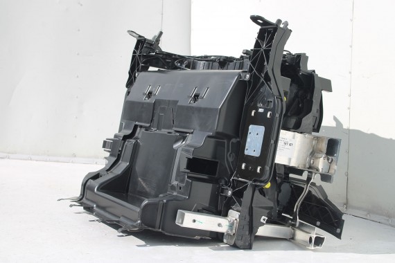 AUDI E TRON PRZÓD Matrix maska błotniki zderzak pas przedni lampy wzmocnienie błotnik lampa LV5Z S1S1 Niebieski ETRON