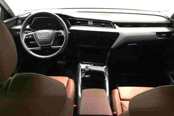 AUDI E TRON FOTELE KOMPLET FOTELI siedzeń siedzenia tapicerka ETRON 4KE kolor brąz