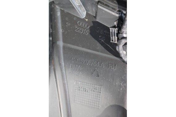 AUDI E TRON PRZÓD Matrix maska błotniki zderzak pas przedni lampy wzmocnienie błotnik lampa LV5Z S1S1 Niebieski ETRON