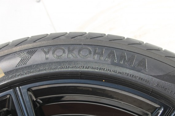 BMW 8 M8 FELGI 19 8089560 8089561 OPONY LATO KOŁA felga 9.5J*19EH2 ET26 opona 275/40/19 98V M812 8457 Yokohama 285/35/19 8091267