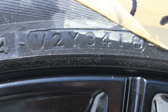 BMW 8 M8 FELGI 19 8089560 8089561 OPONY LATO KOŁA felga 9.5J*19EH2 ET26 opona 275/40/19 98V M812 8457 Yokohama 285/35/19 8091267