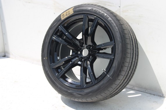 BMW 8 M8 FELGI 19 8089560 8089561 OPONY LATO KOŁA felga 9.5J*19EH2 ET26 opona 275/40/19 98V M812 8457 Yokohama 285/35/19 8091267