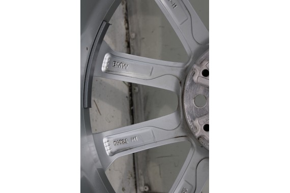 BMW X7 G07 FELGI 20 6880688 OPONY LATO KOŁA felga 8.5J*20H2 ET35 opona 275/50/20 113W Bridgestone wzór styl 750 6889088 6880688