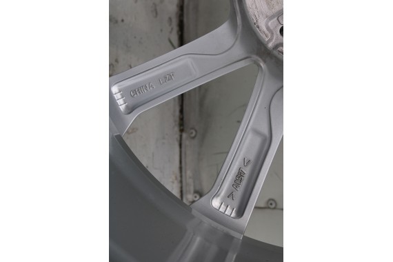 BMW X7 G07 FELGI 20 6880688 OPONY LATO KOŁA felga 8.5J*20H2 ET35 opona 275/50/20 113W Bridgestone wzór styl 750 6889088 6880688