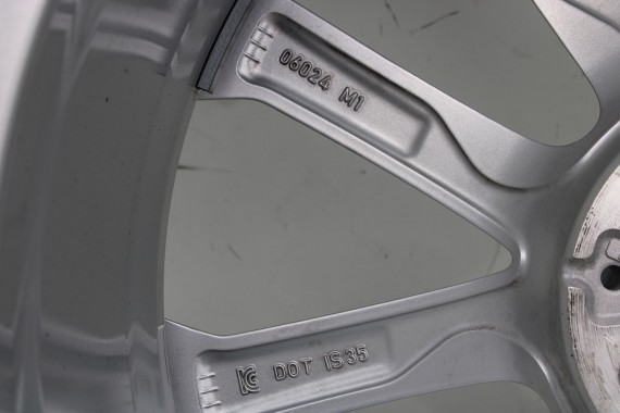 BMW X7 G07 FELGI 20 6880688 OPONY LATO KOŁA felga 8.5J*20H2 ET35 opona 275/50/20 113W Bridgestone wzór styl 750 6889088 6880688