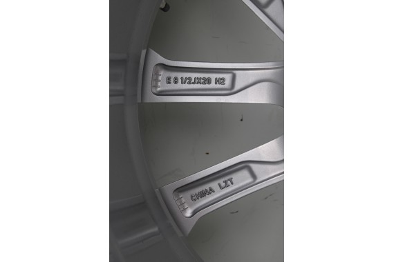 BMW X7 G07 FELGI 20 6880688 OPONY LATO KOŁA felga 8.5J*20H2 ET35 opona 275/50/20 113W Bridgestone wzór styl 750 6889088 6880688