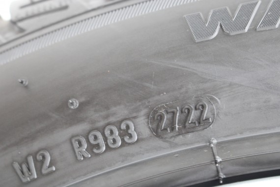BMW 7 G11 G12 FELGI 19 6861225 OPONY ZIMA KOŁA felga 8.5JX*19H2 ET25 opona 245/45/20 102V PIRELLI SottoZero styl 620 6 861 225