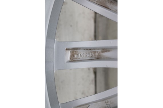 BMW 7 G11 G12 FELGI 19 6861225 OPONY ZIMA KOŁA felga 8.5JX*19H2 ET25 opona 245/45/20 102V PIRELLI SottoZero styl 620 6 861 225