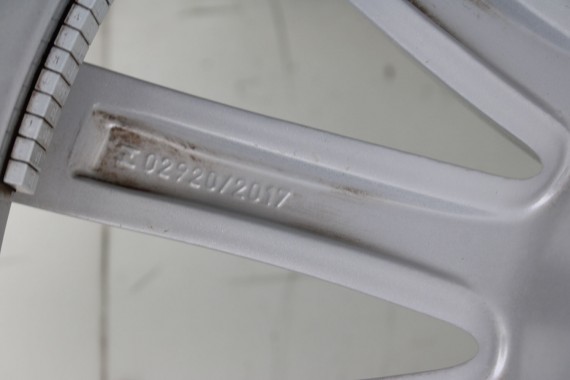 BMW 7 G11 G12 FELGI 19 6861225 OPONY ZIMA KOŁA felga 8.5JX*19H2 ET25 opona 245/45/20 102V PIRELLI SottoZero styl 620 6 861 225