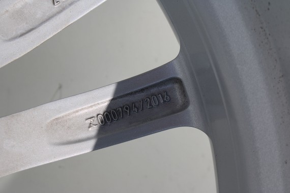 BMW 5 G30 FELGI 19 6863419 OPONY ZIMA KOŁA felga 8J*19H2 ET30 opona 245/50/19 105V 633 Pirelli P SOTTOZERO 3 6 863 419 G31 G32