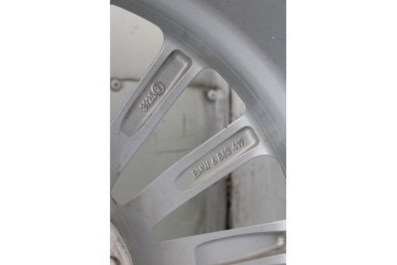 BMW 5 G30 FELGI 19 6863419 OPONY ZIMA KOŁA felga 8J*19H2 ET30 opona 245/50/19 105V 633 Pirelli P SOTTOZERO 3 6 863 419 G31 G32