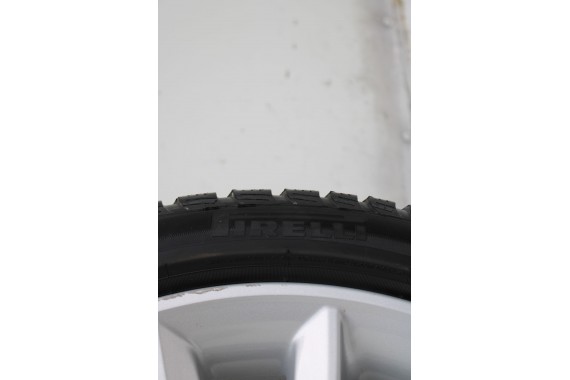 BMW 5 G30 FELGI 19 6863419 OPONY ZIMA KOŁA felga 8J*19H2 ET30 opona 245/50/19 105V 633 Pirelli P SOTTOZERO 3 6 863 419 G31 G32
