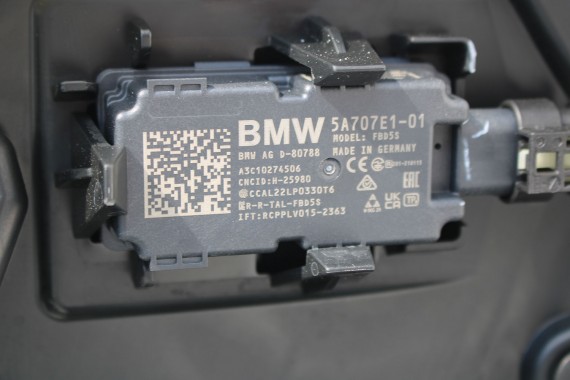 BMW 7 G70 ZDERZAK PRZEDNI PRZÓD 475 Black-sapphire metallic 	Czarny  5111 9464046 15857711 5111 9883454 9464046
