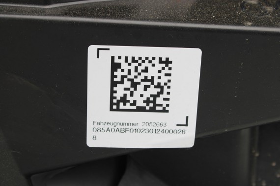 BMW iX i20 ZDERZAK PRZEDNI PRZÓD M pakiet Kolor: A96 Mineral-weiss metallic Biały 51117983621 7983621 M POWER 51119492524