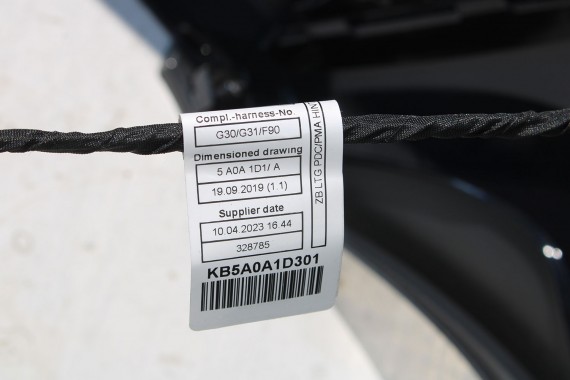 BMW 5 G31 KOMBI LCi ZDERZAK TYŁ TYLNY M pakiet 416 Kolor: Carbon-schwarz Czarny MSP 51128080630 M POWER 51128098694 M550